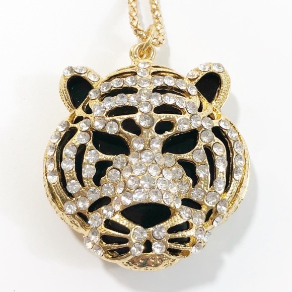 Featuring “Animal Themed Items” Clothes Jewelry - Picture 6 of 7